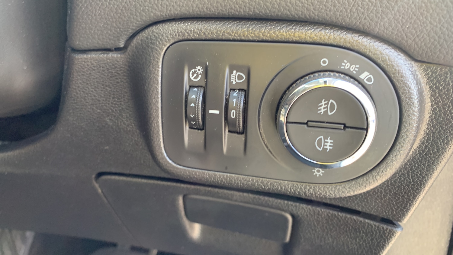 Used Vauxhall Zafira Tourer 2016 for sale - 75929322: Photo 33