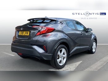 Used Toyota C-HR 2018 for sale - 75432123: Photo