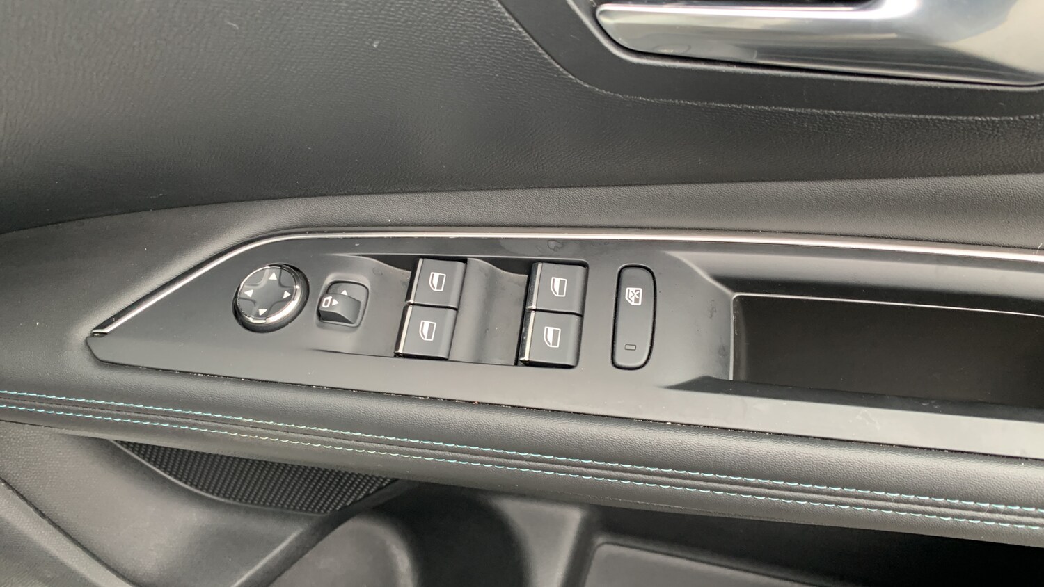 Used Peugeot 3008 2023 for sale - 77684995: Photo 22