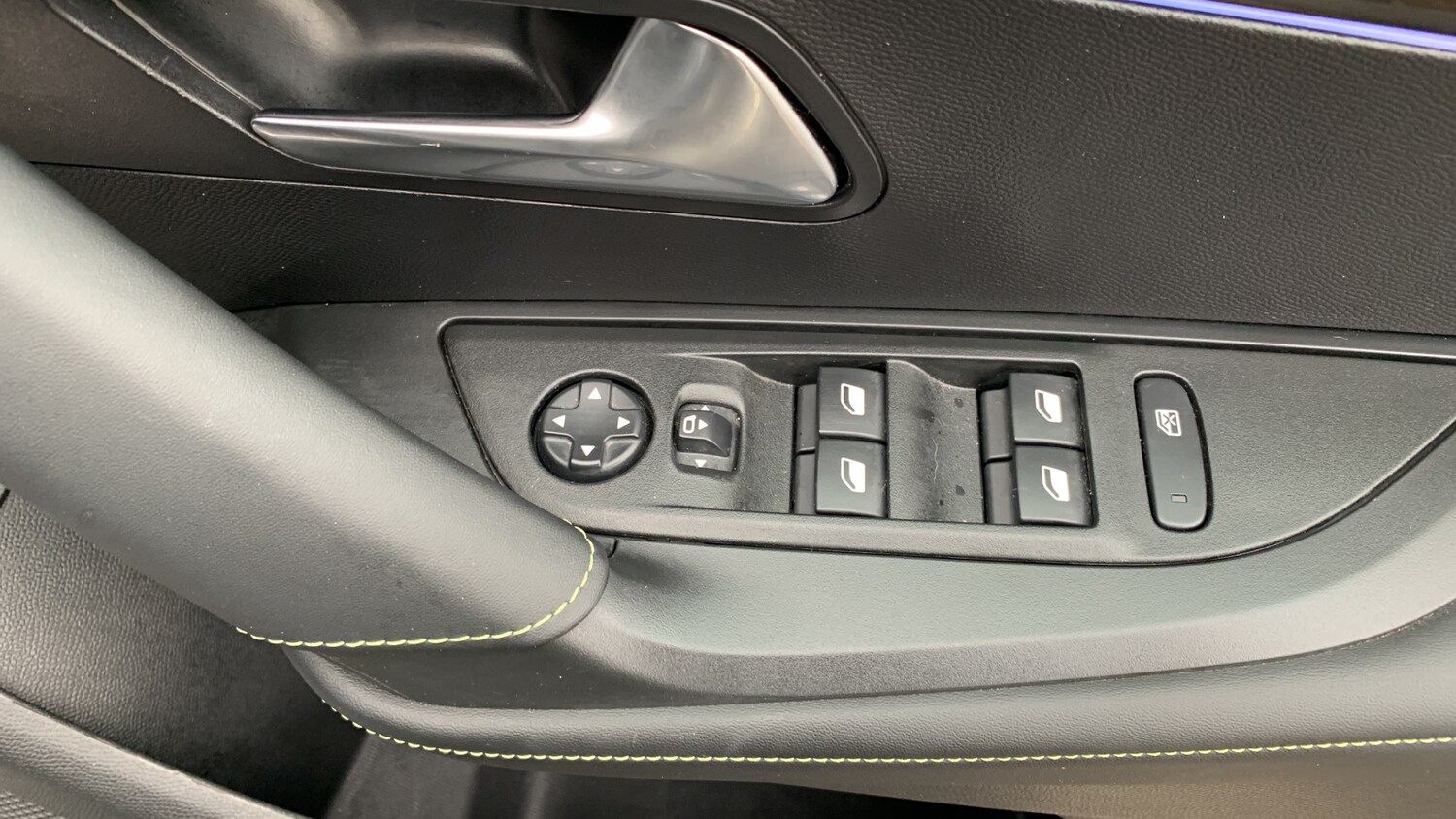 Used Peugeot 2008 2025 for sale - 76241111: Photo 22