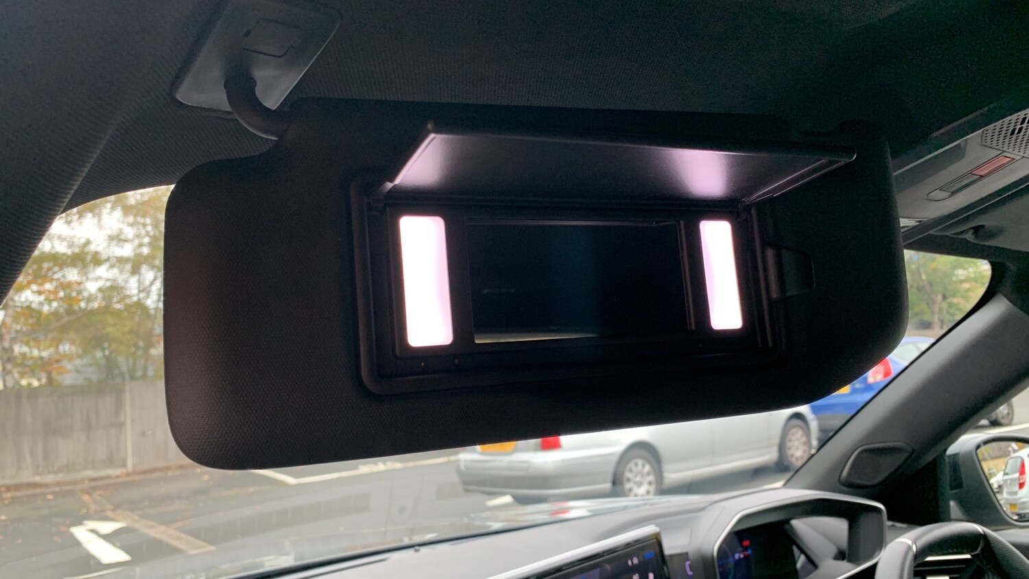 Used Peugeot 2008 2025 for sale - 76241111: Photo 38