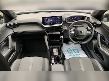 Used Peugeot 2008 2025 for sale - 76241111: Photo 4