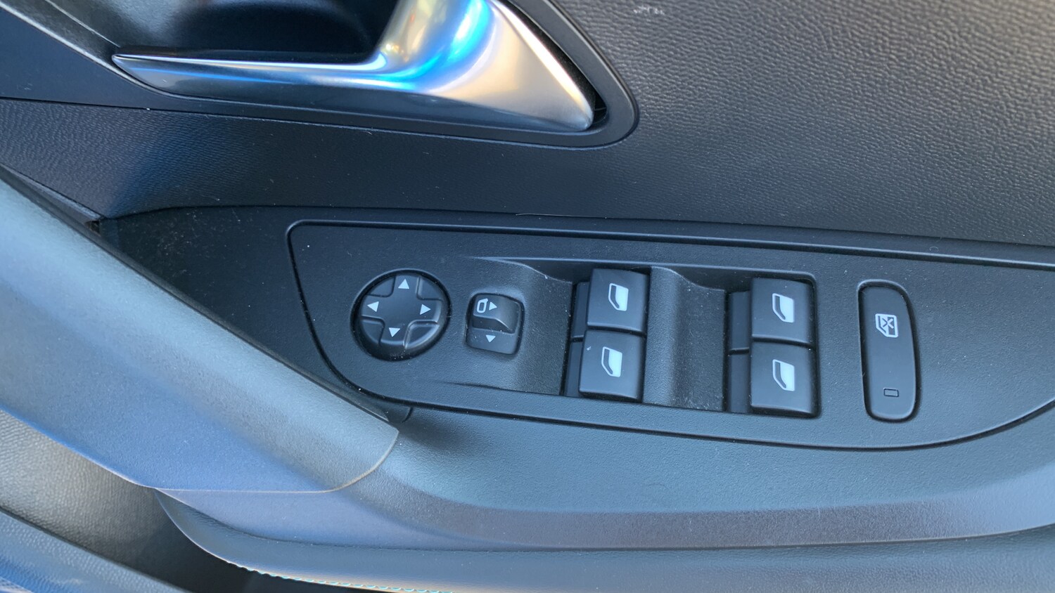 Used Peugeot 2008 2022 for sale - 76095557: Photo 22