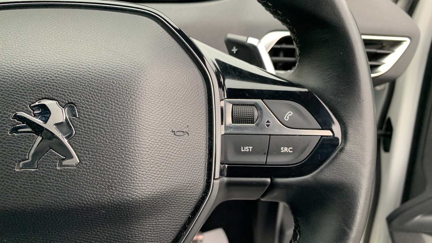 Used Peugeot 3008 2023 for sale - 77018078: Photo 24