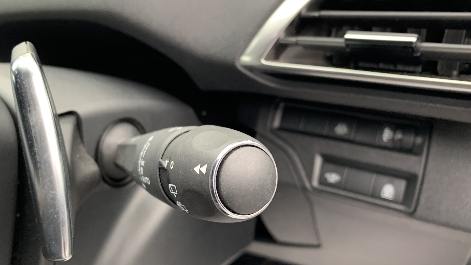 Used Peugeot 3008 2023 for sale - 77018078: Photo 28