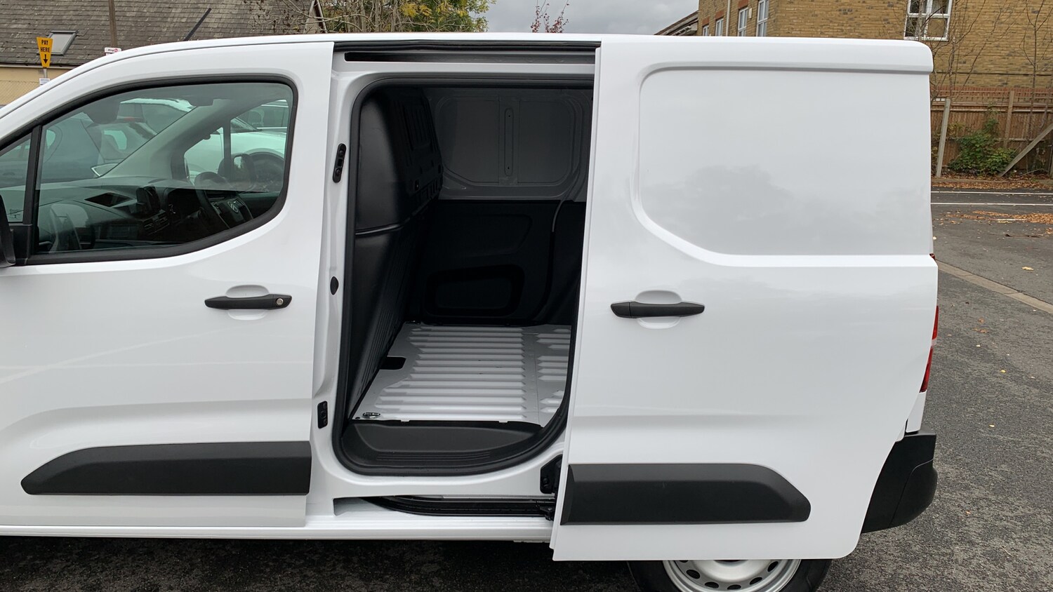 Used Citroen Berlingo 2025 for sale - 76327684: Photo 41