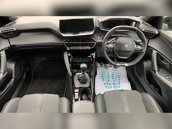 Used Peugeot 2008 2021 for sale - 76327669: Photo 4