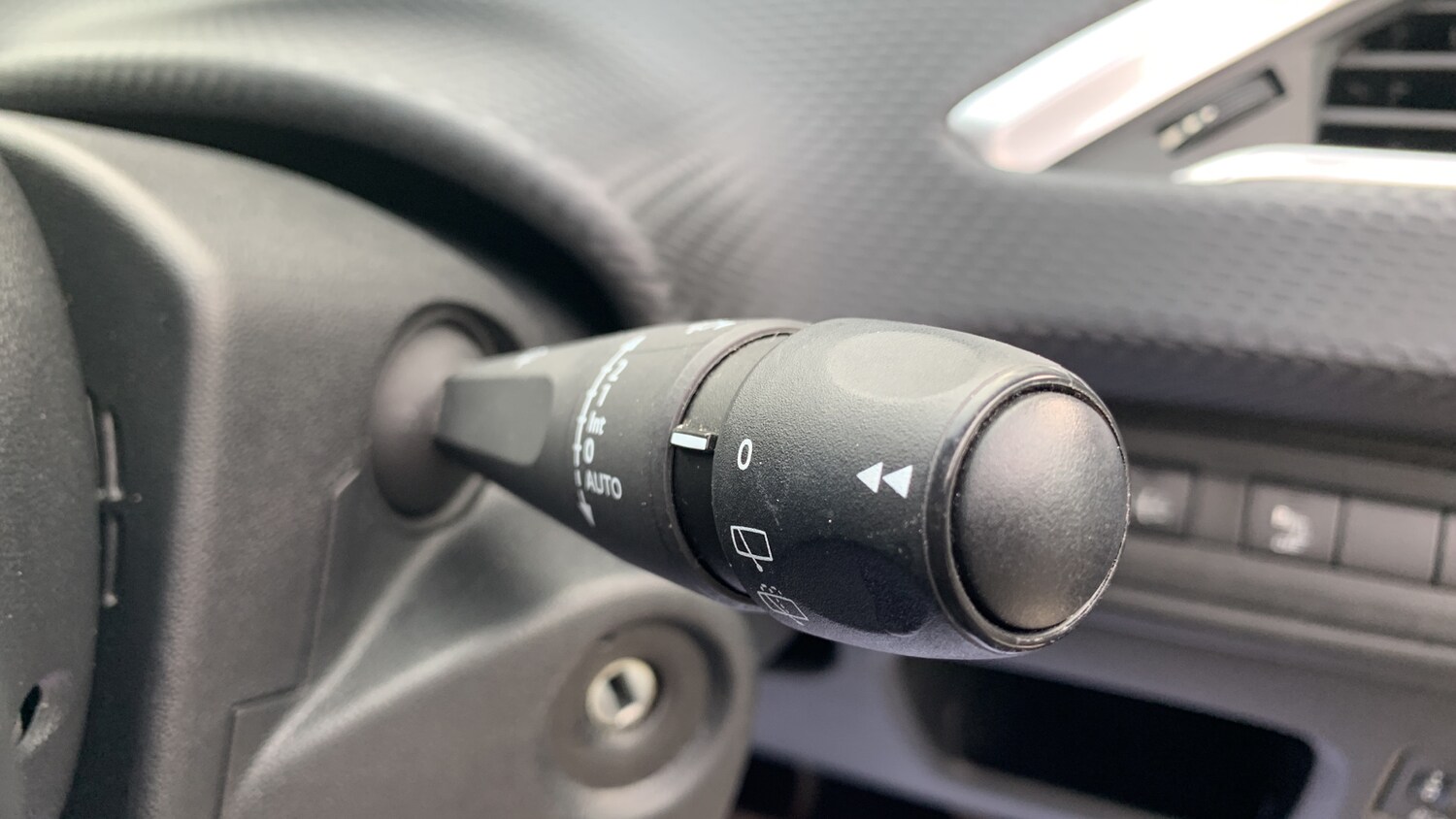 Used Peugeot 2008 2018 for sale - 77659711: Photo 28