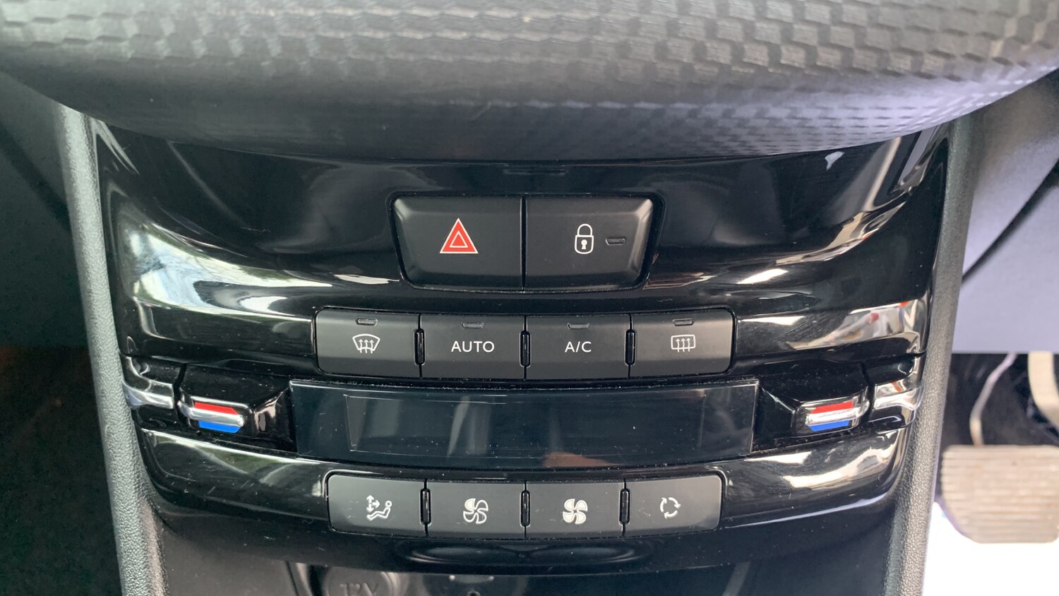 Used Peugeot 2008 2018 for sale - 77659711: Photo 40