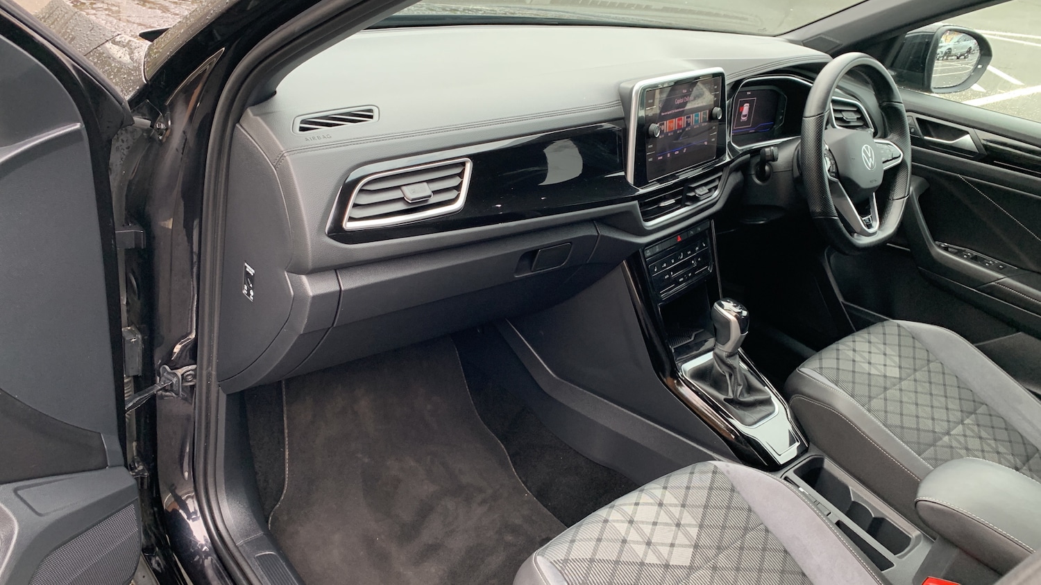 Used Volkswagen T-Roc 2023 for sale - 77457178: Photo 12