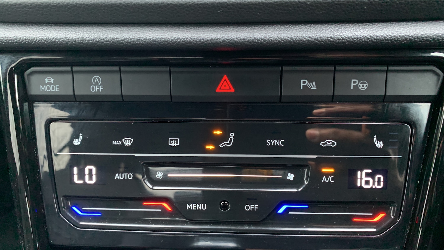 Used Volkswagen T-Roc 2023 for sale - 77457178: Photo 40