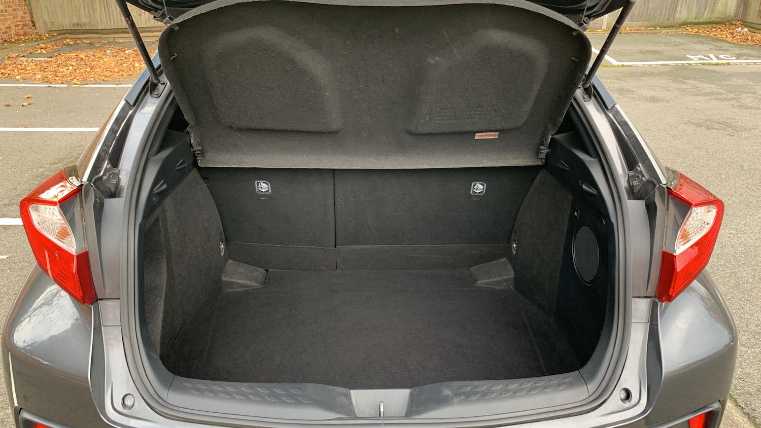 Used Toyota C-HR 2019 for sale - 76389567: Photo 19