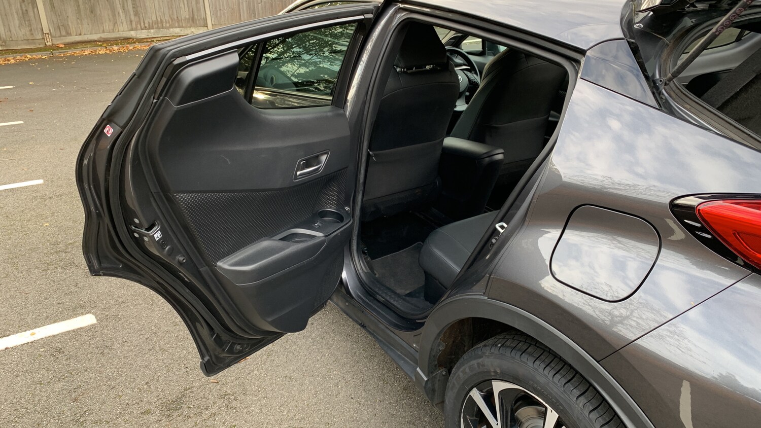 Used Toyota C-HR 2019 for sale - 76389567: Photo 52