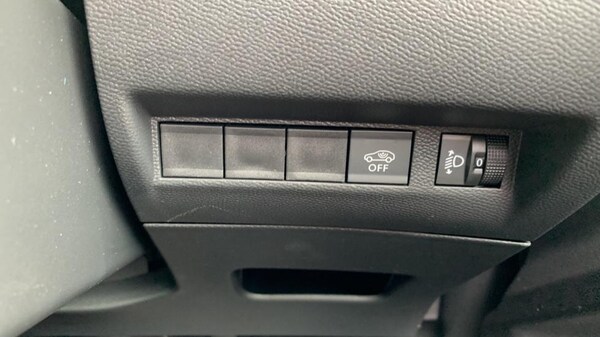 Used Peugeot 2008 2024 for sale - 72621080: Photo 33