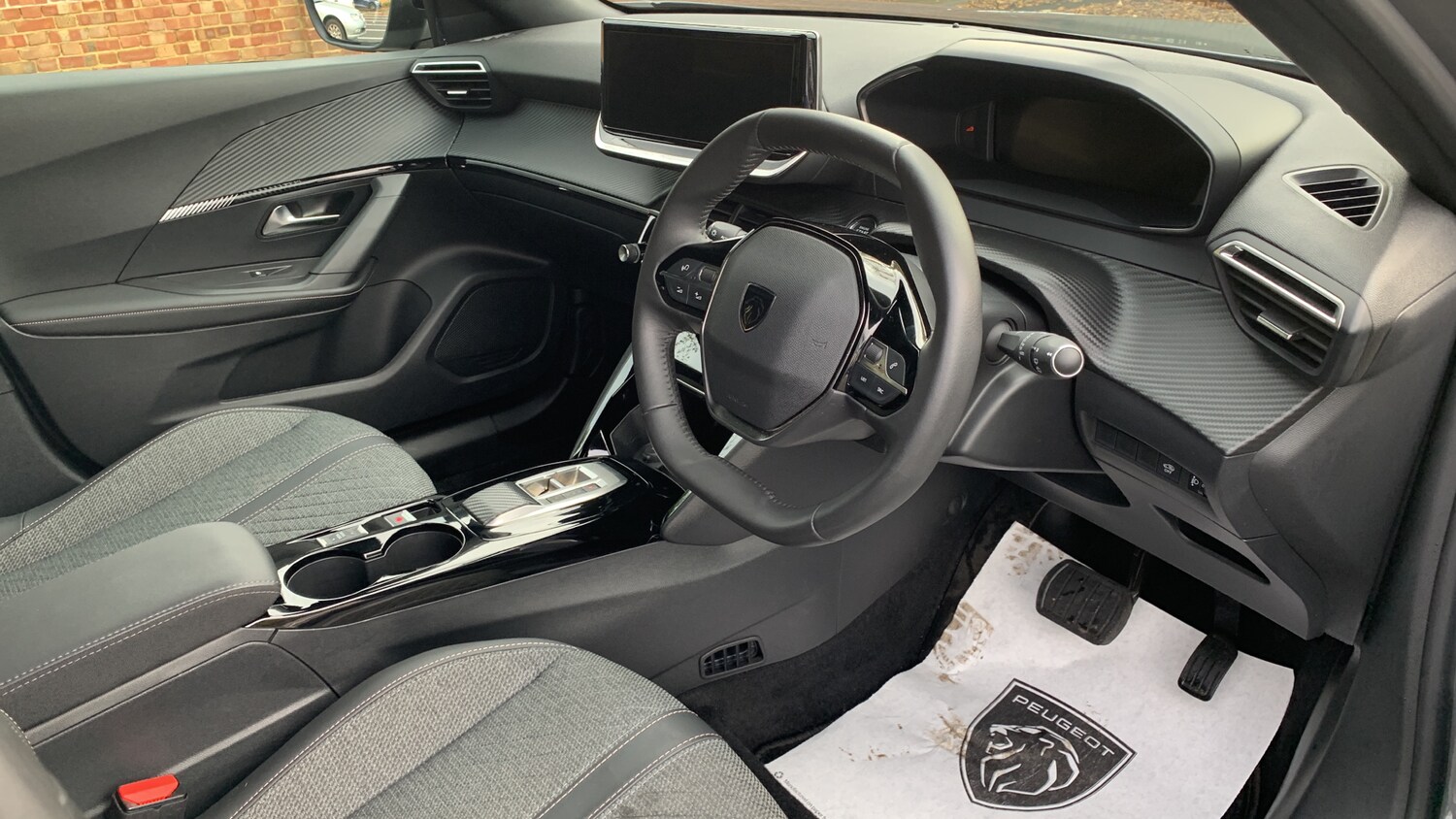 Used Peugeot 2008 2024 for sale - 76308011: Photo 11