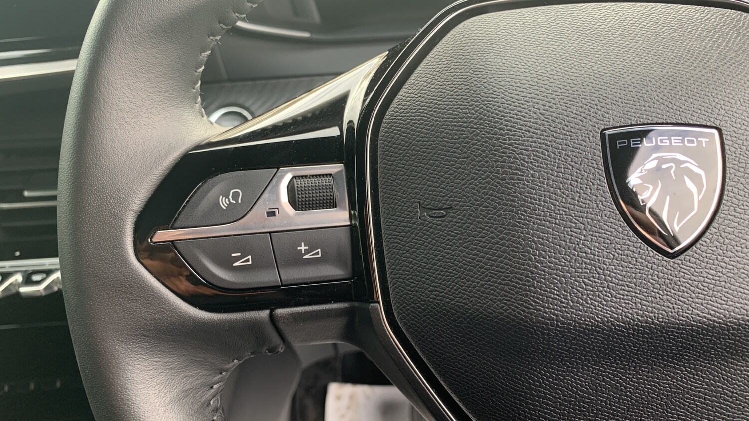 Used Peugeot 2008 2024 for sale - 76308011: Photo 23