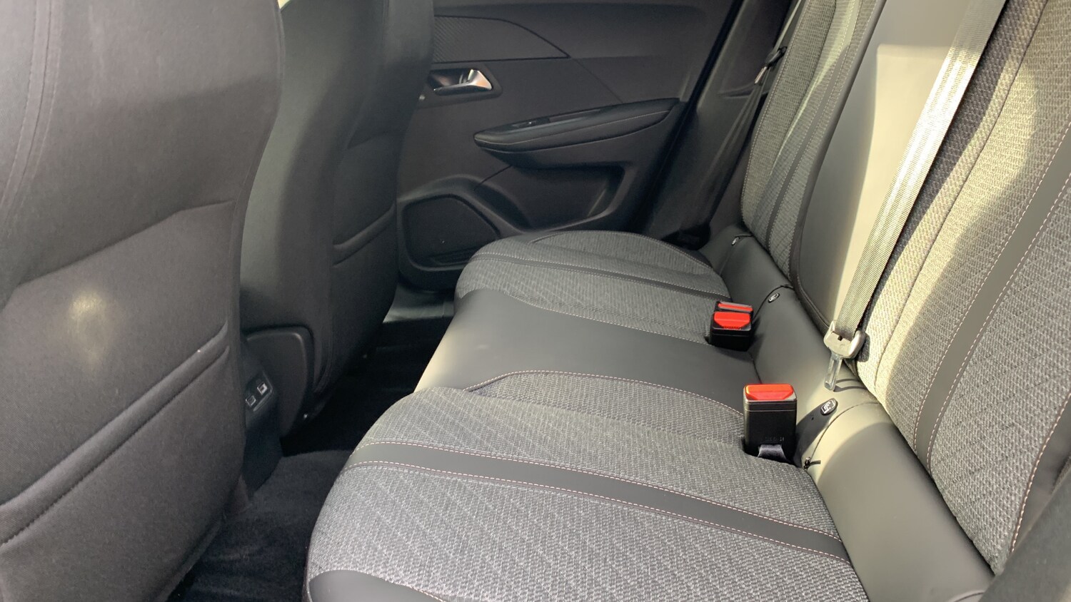 Used Peugeot 2008 2024 for sale - 76308011: Photo 33