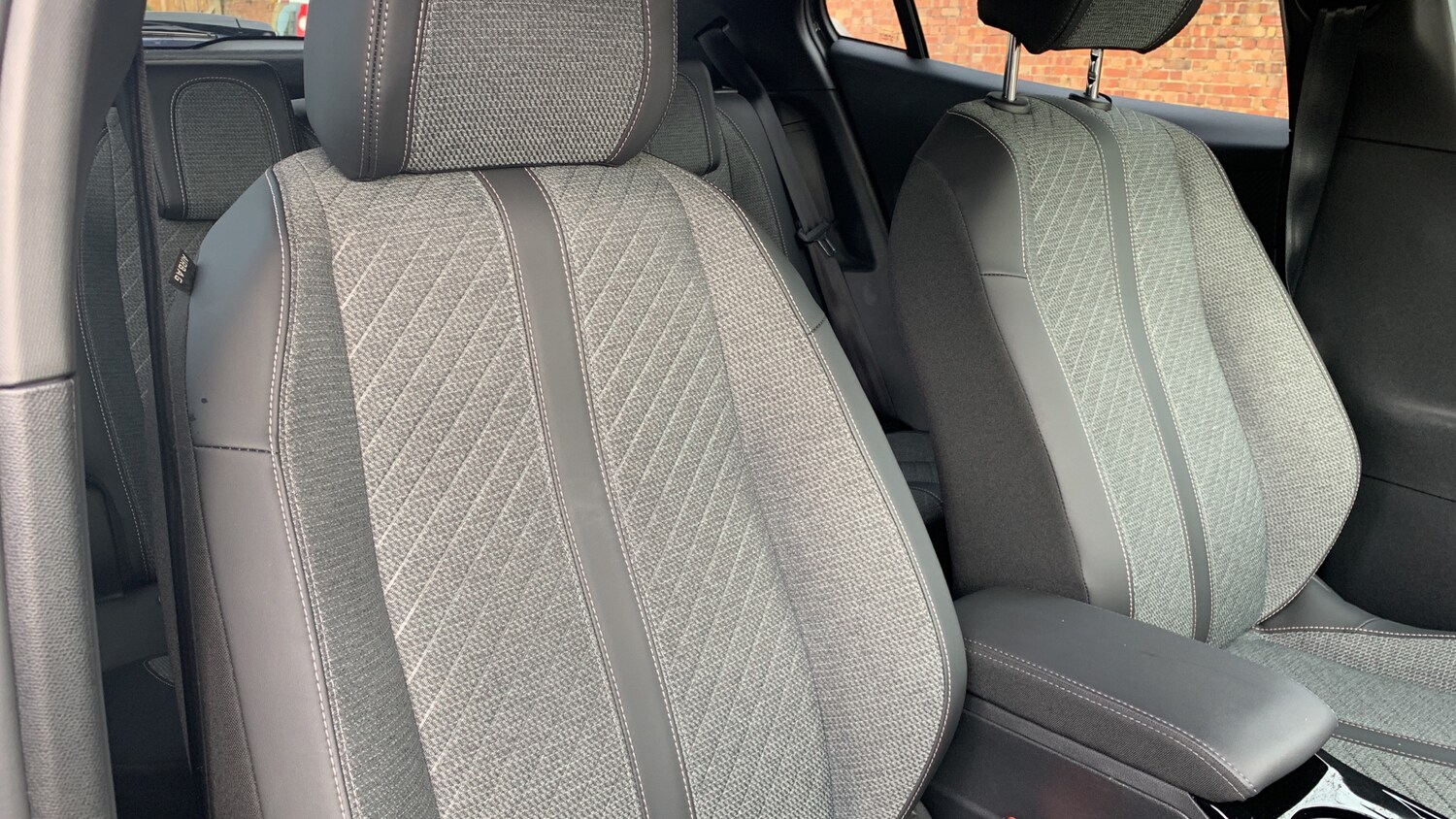 Used Peugeot 2008 2024 for sale - 76308011: Photo 42