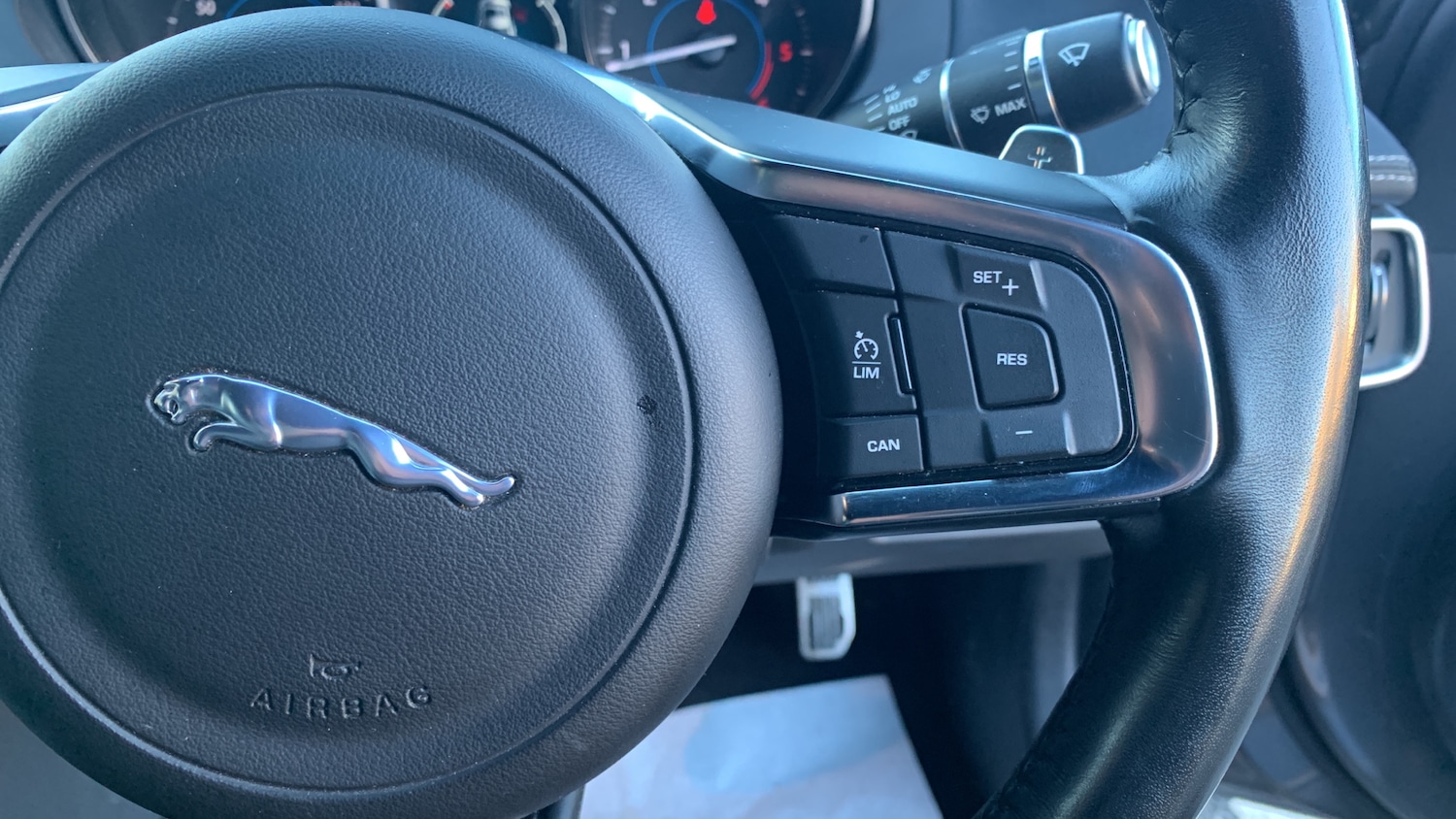 Used Jaguar XE 2019 for sale - 77092076: Photo 25