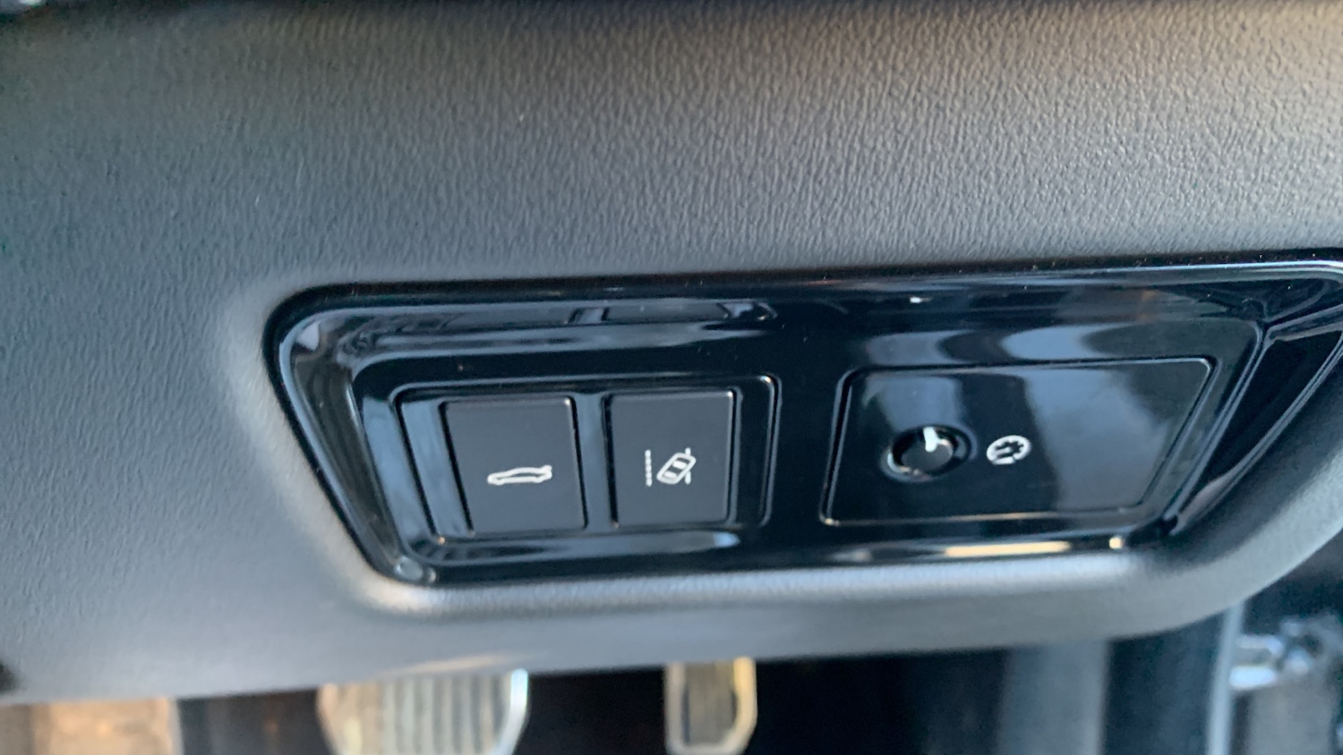 Used Jaguar XE 2019 for sale - 77092076: Photo 35