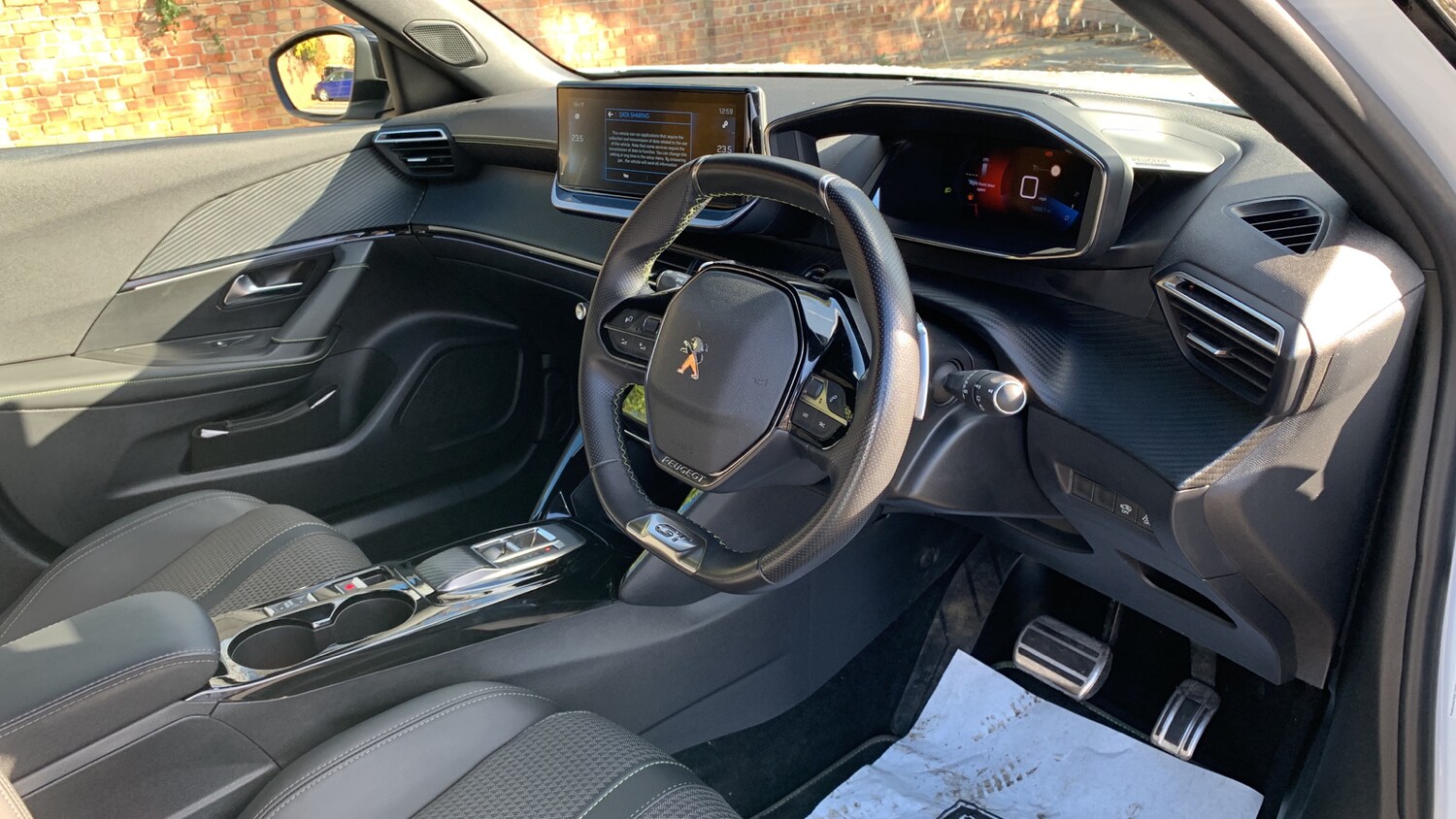 Used Peugeot 2008 2023 for sale - 76389566: Photo 11