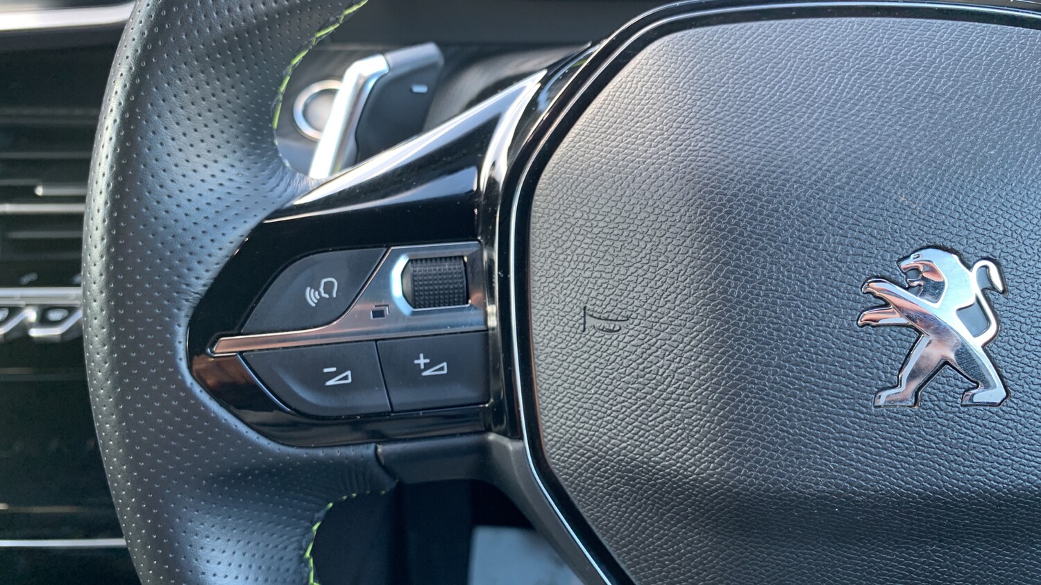 Used Peugeot 2008 2023 for sale - 76389566: Photo 23