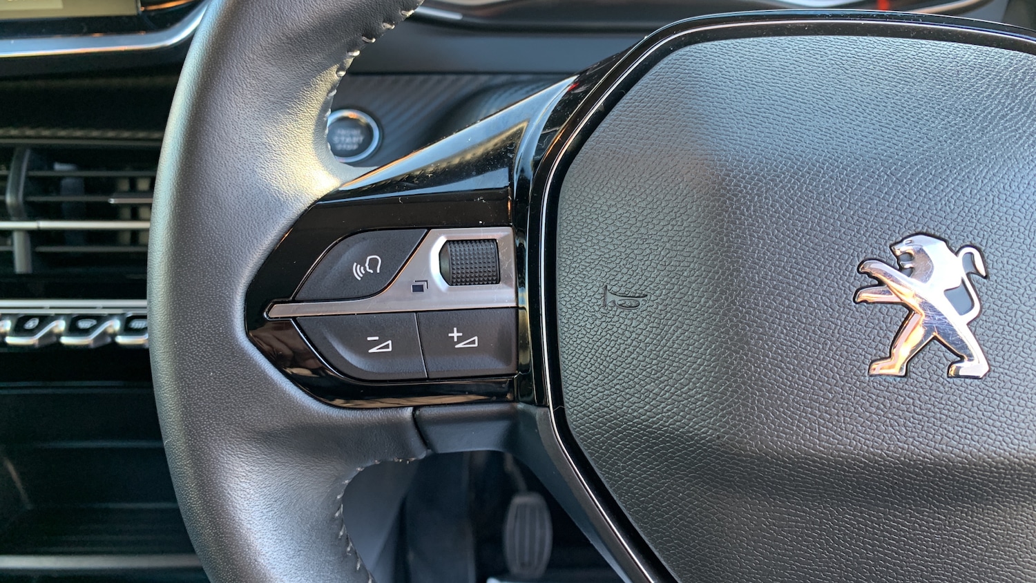 Used Peugeot 2008 2022 for sale - 76647086: Photo 23