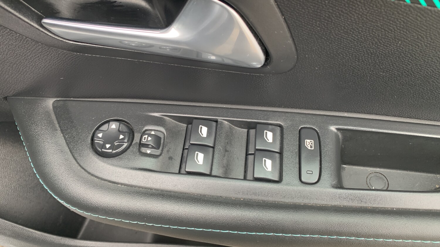 Used Peugeot 208 2023 for sale - 77884338: Photo 22