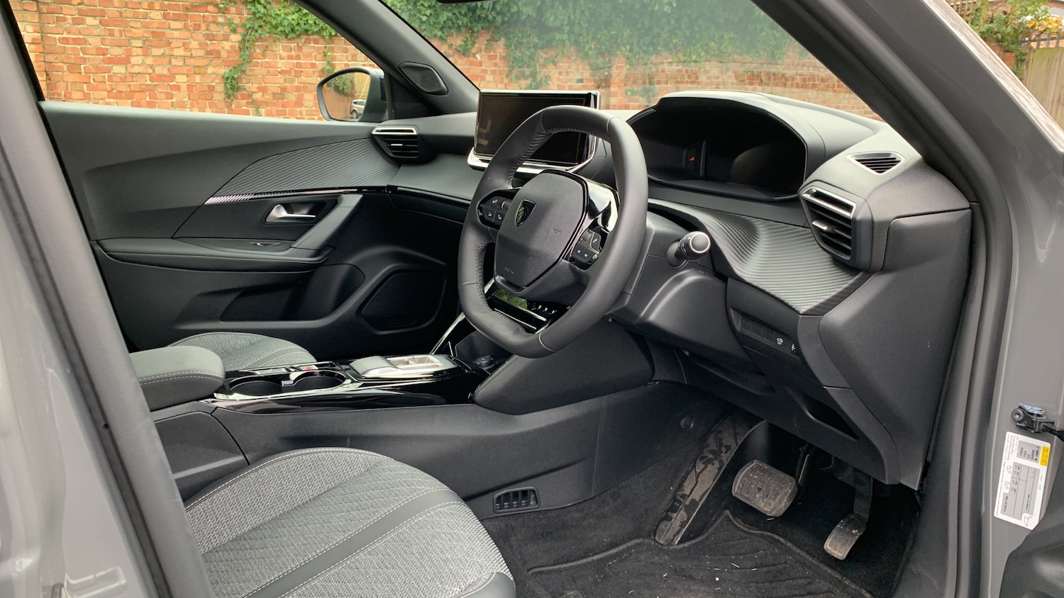 Used Peugeot 2008 2024 for sale - 76308013: Photo 11