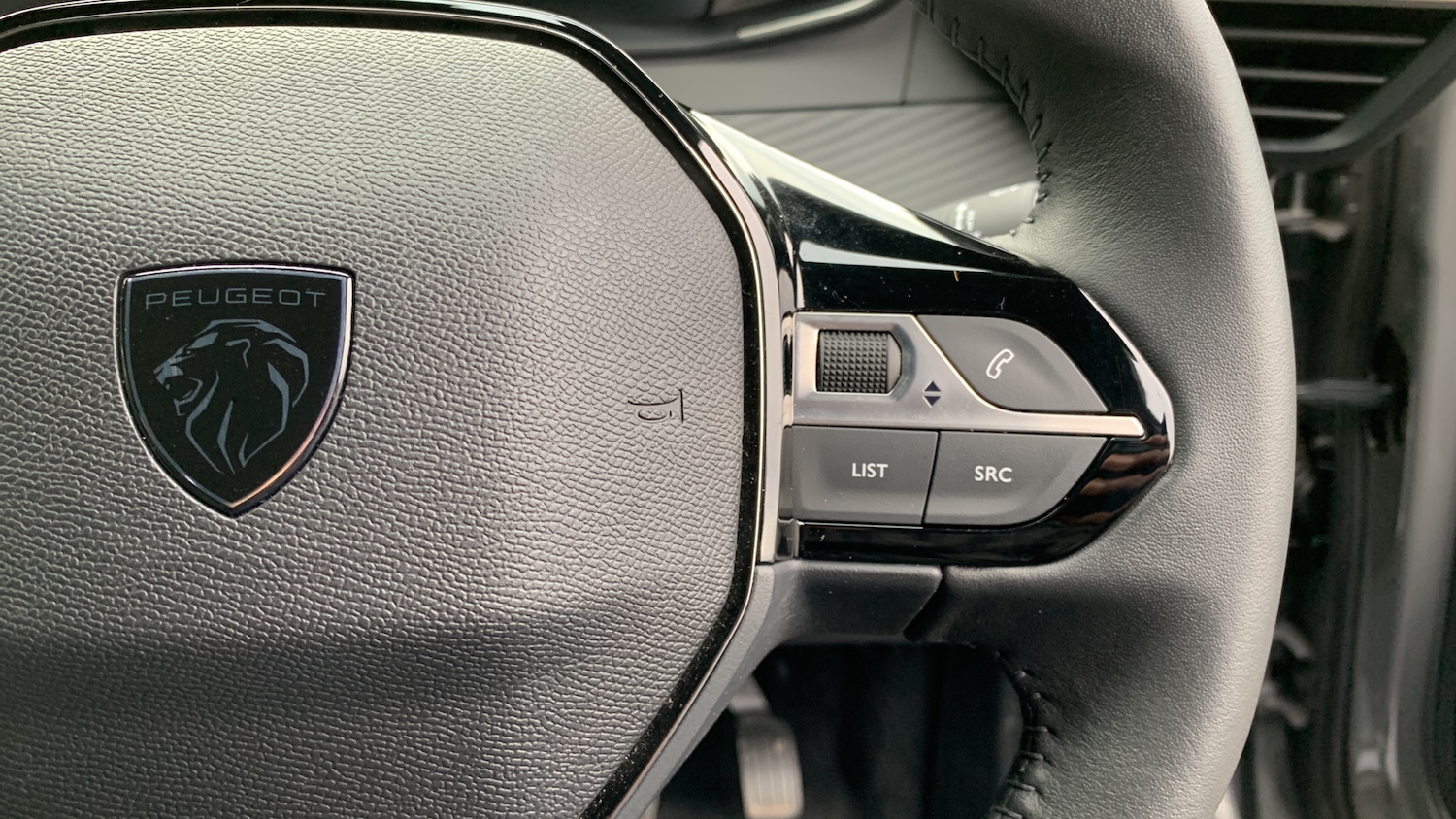 Used Peugeot 2008 2024 for sale - 76308013: Photo 24