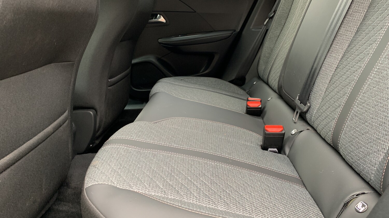 Used Peugeot 2008 2024 for sale - 76308013: Photo 33