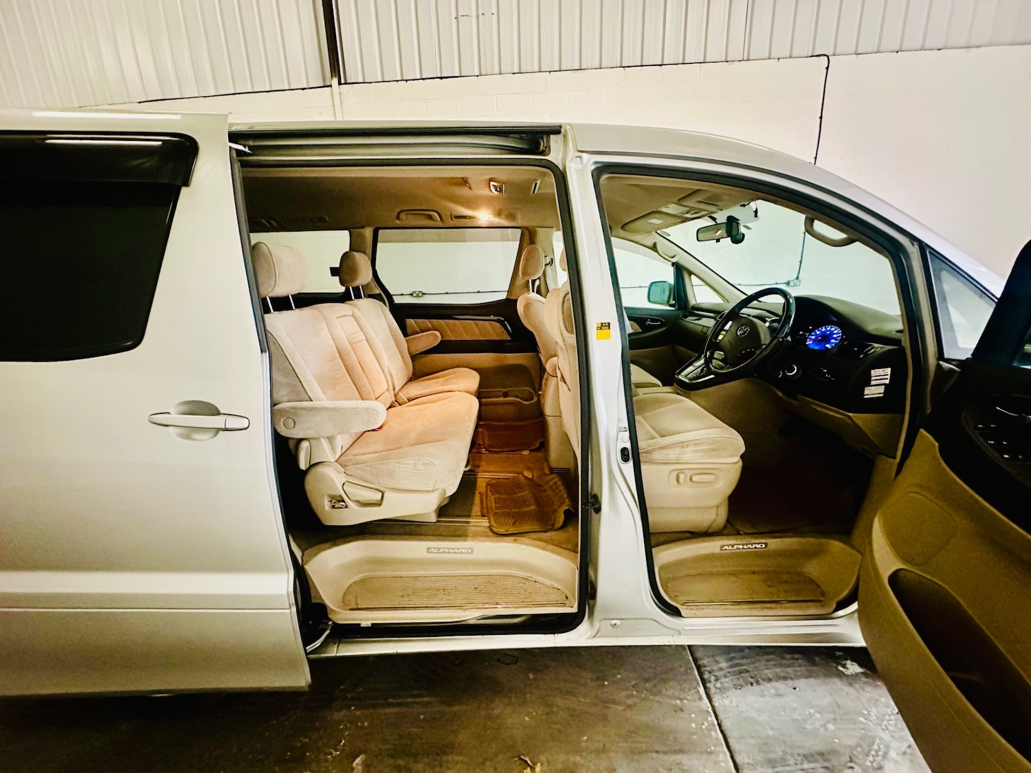 Used Toyota Alphard 2022 for sale - 76682697: Photo 10