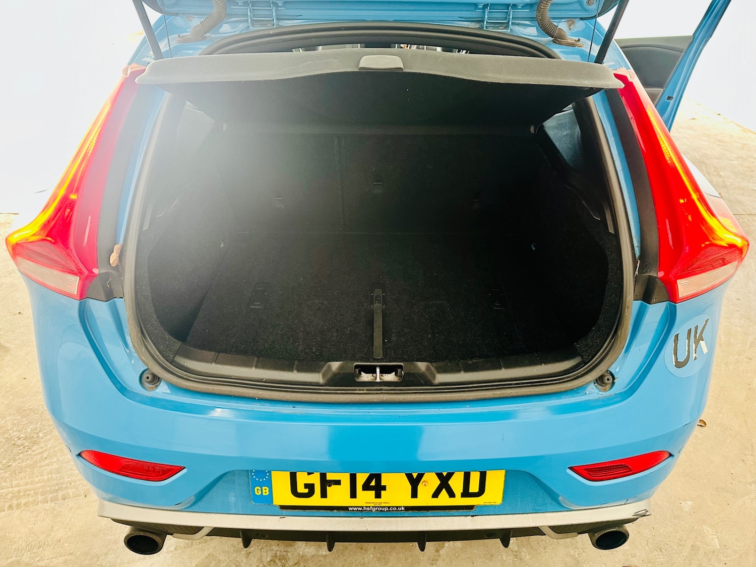 Used Volvo V40 2014 for sale - 76809344: Photo 11