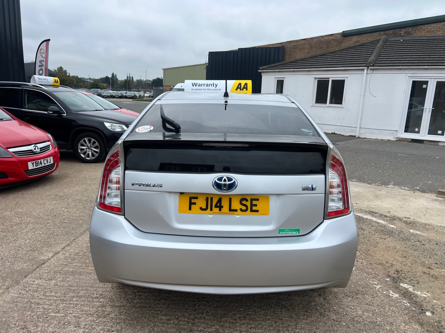 Used Toyota Prius 2024 for sale - 76422122: Photo 5