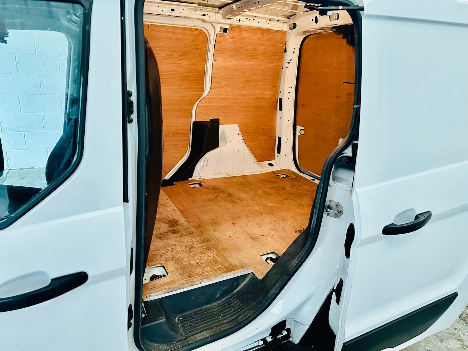 Used Ford Transit Connect 2017 for sale - 76594683: Photo 13