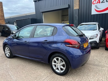 Used Peugeot 208 2015 for sale - 76422435: Photo