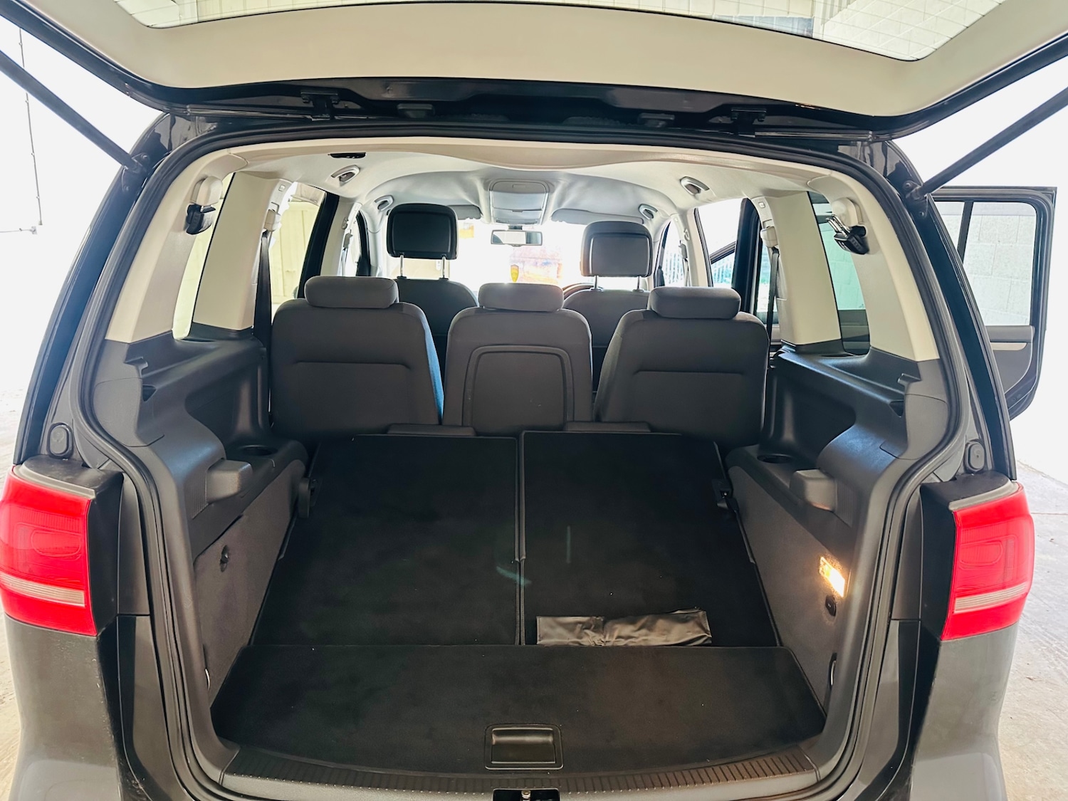 Used Volkswagen Touran 2025 for sale - 76817599: Photo 11