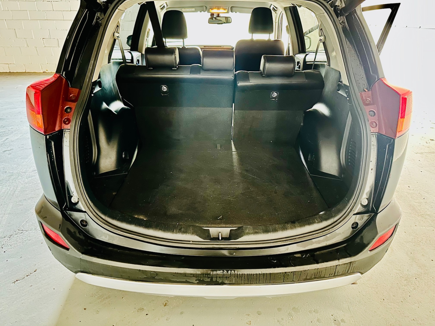 Used Toyota RAV4 2015 for sale - 76908188: Photo 11