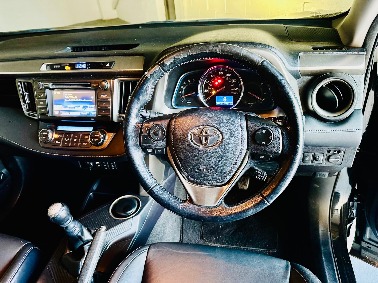 Used Toyota RAV4 2015 for sale - 76908188: Photo 13