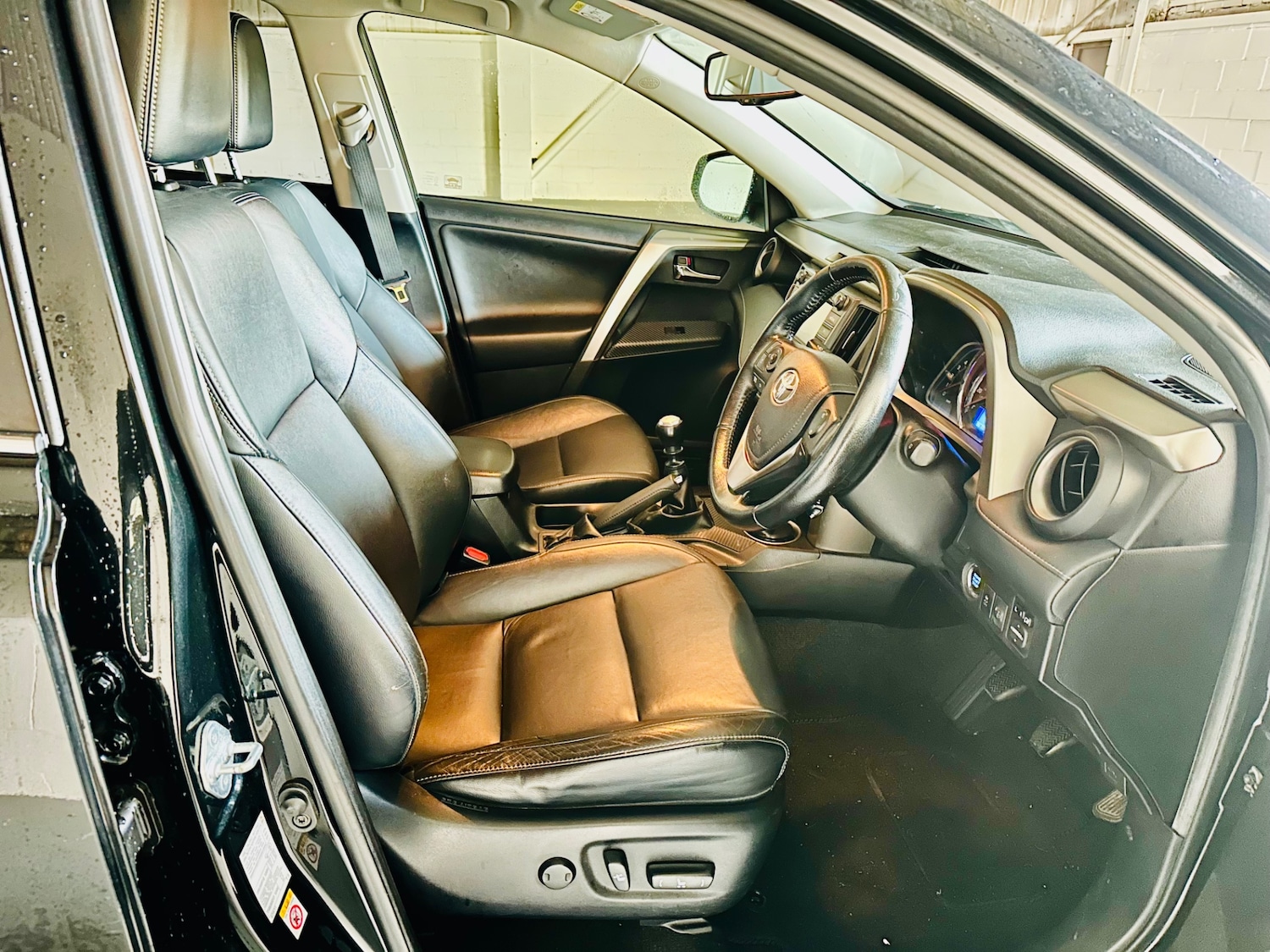 Used Toyota RAV4 2015 for sale - 76908188: Photo 9