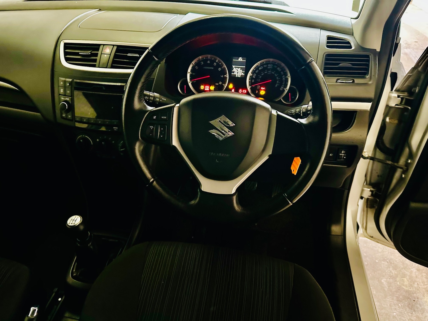 Used Suzuki Swift 2015 for sale - 76559092: Photo 11