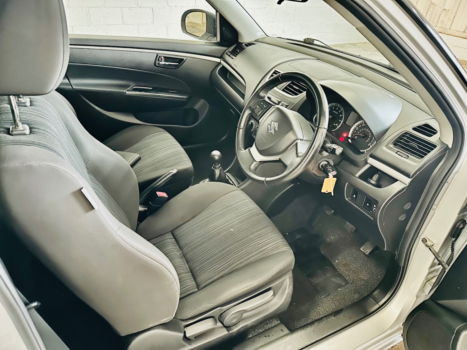 Used Suzuki Swift 2015 for sale - 76559092: Photo 9