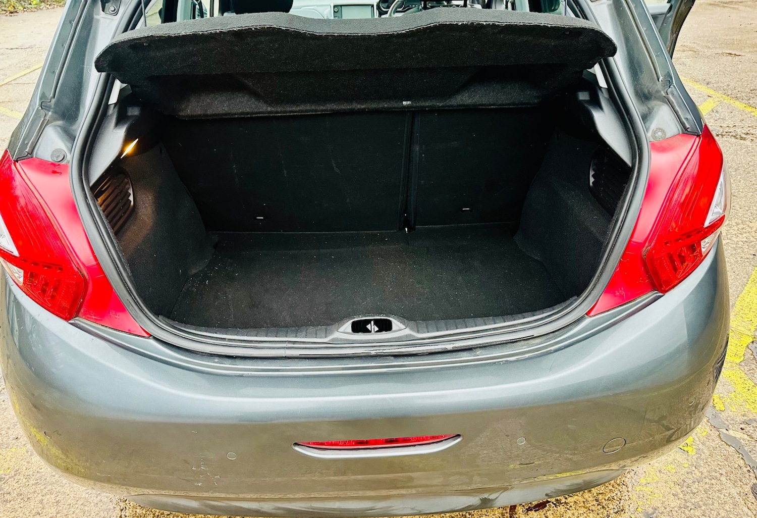 Used Peugeot 208 2015 for sale - 76882363: Photo 12