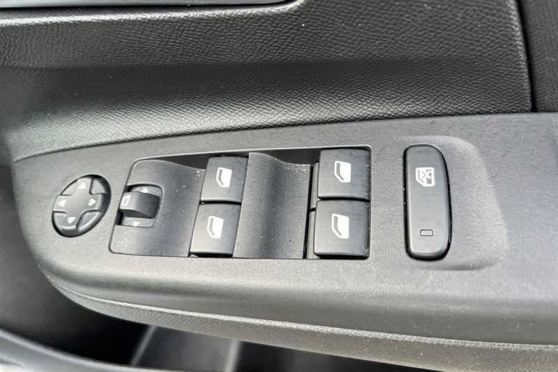 Used Vauxhall Corsa for sale - 77660582: Photo 16