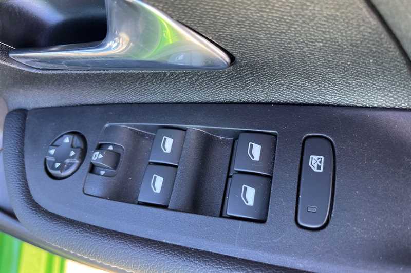 Used Vauxhall Mokka Electric 2022 for sale - 76311676: Photo 16