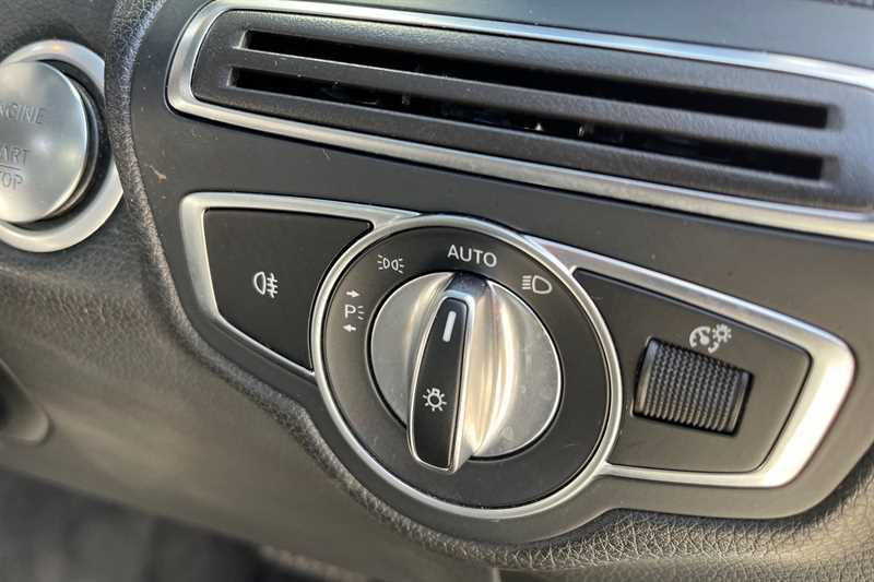 Used Mercedes-Benz GLC 2019 for sale - 77828188: Photo 40