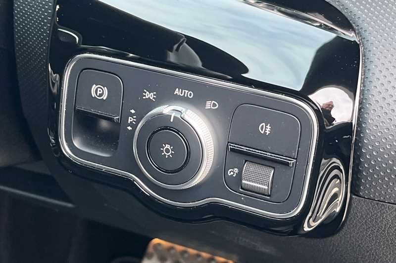 Used Mercedes-Benz A-Class for sale - 77864322: Photo 26