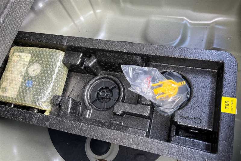 Used Kia Stonic 2023 for sale - 76956181: Photo 36