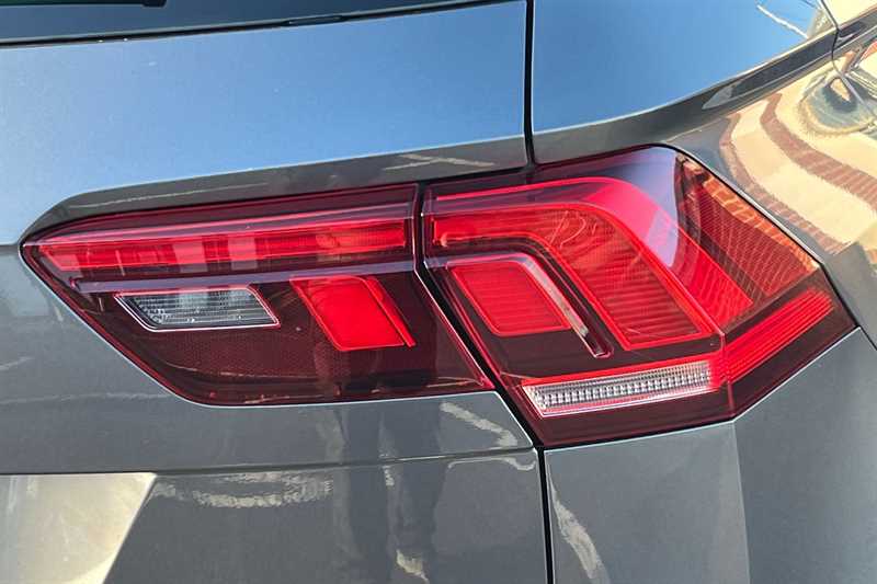 Used Volkswagen Tiguan 2018 for sale - 76805672: Photo 32