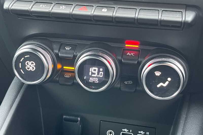 Used Renault Captur 2023 for sale - 76955933: Photo 15